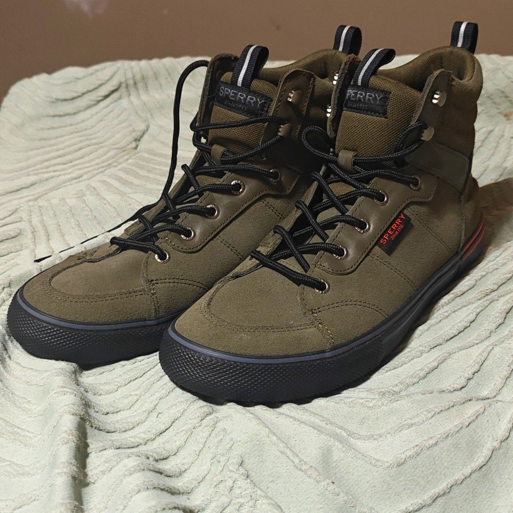 Sperry striper storm hiker boots
